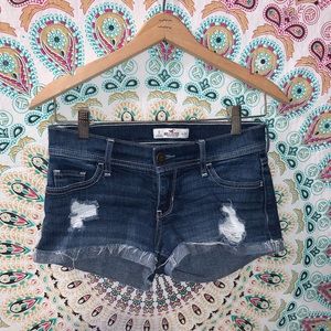 Mid/low rise Hollister Jean shorts